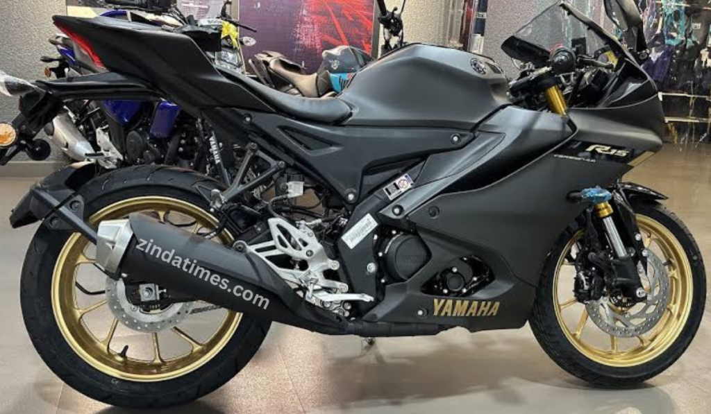 Yamaha R15 V4